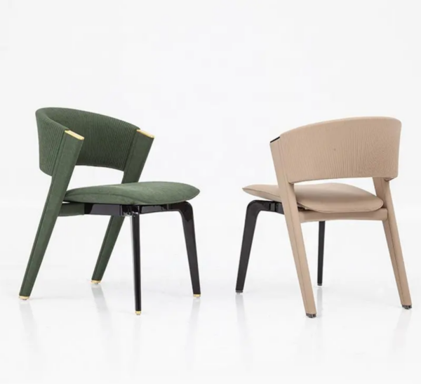 LISBONA étkezőszék , fa lábakkal, fém részletekkel, modern design bútor, kárpitos szék, bőr szék